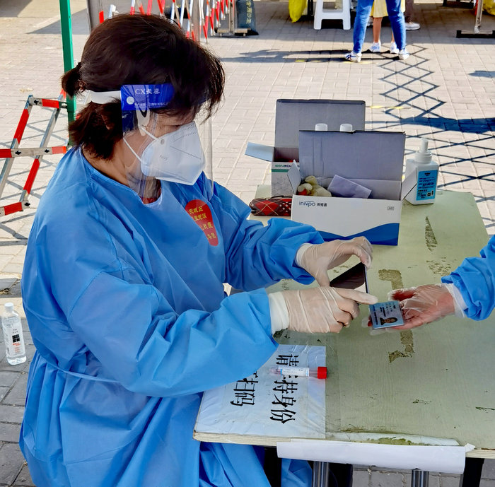 同心支援服务团支援龙潭街道核酸检测1.jpg